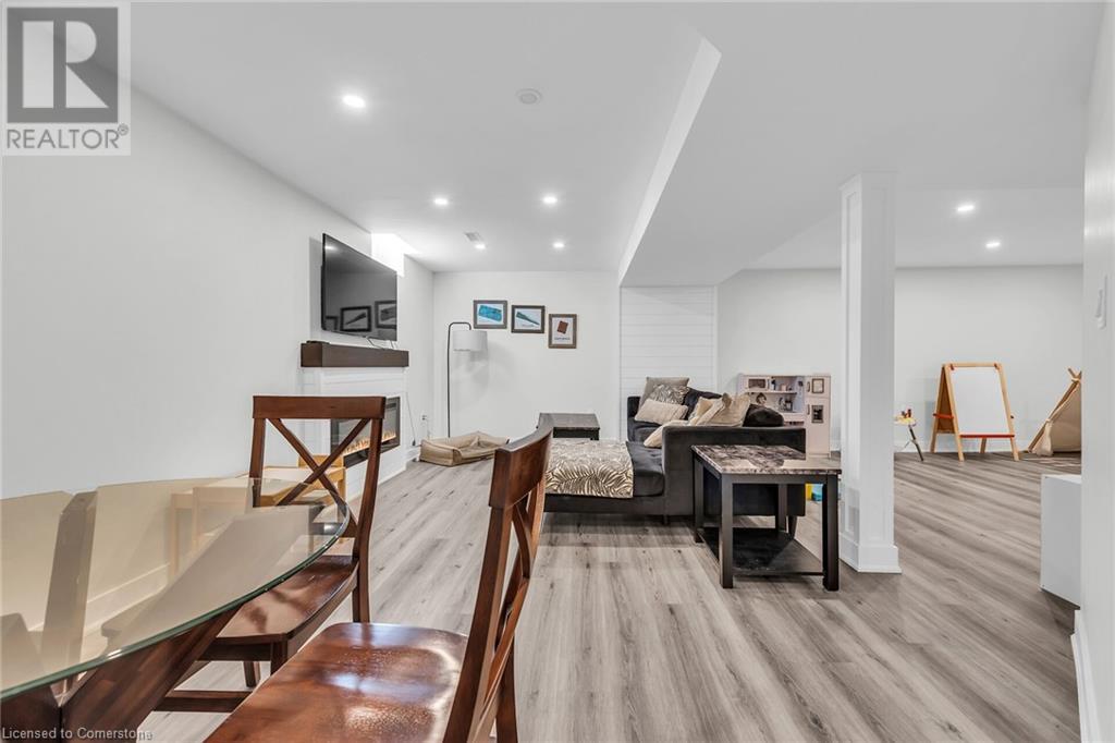 8 Saybrook Gardens, Stoney Creek, Ontario  L8E 0B6 - Photo 34 - 40674092