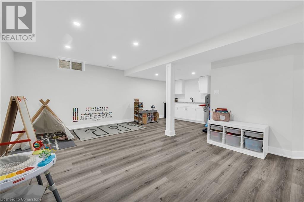 8 Saybrook Gardens, Stoney Creek, Ontario  L8E 0B6 - Photo 37 - 40674092