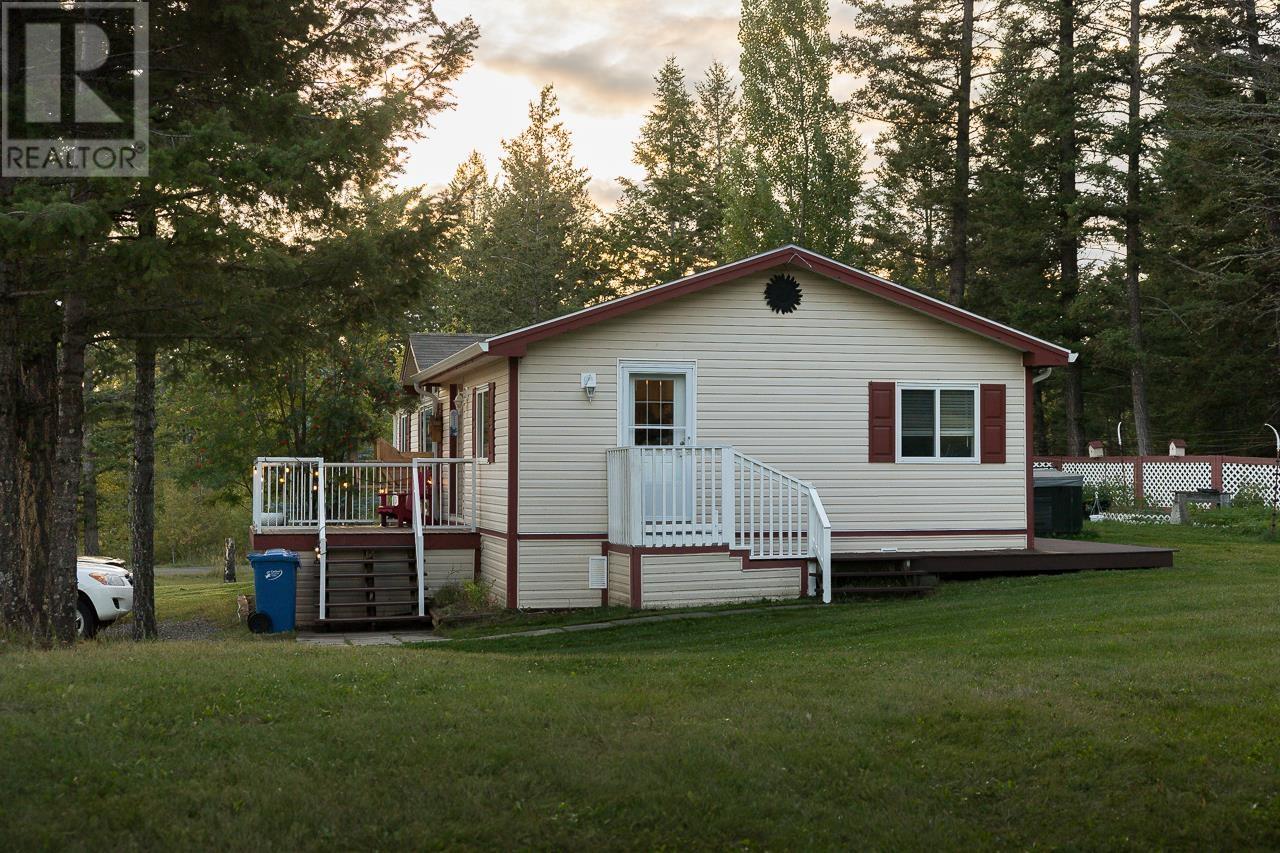 5079 Block Drive, 108 Mile Ranch, British Columbia  V0K 2Z0 - Photo 5 - R2942034