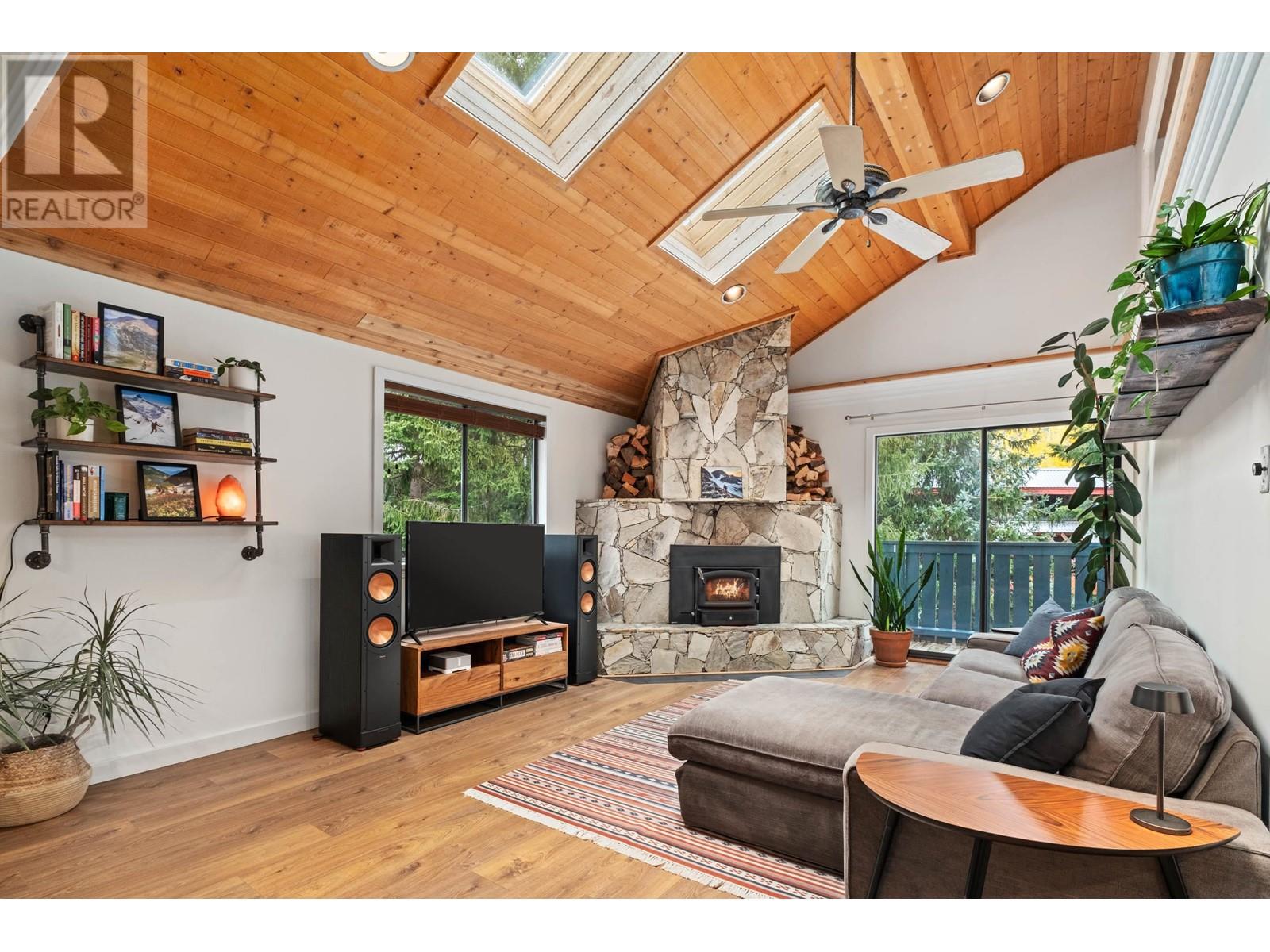 22 8003 TIMBER LANE, whistler, British Columbia