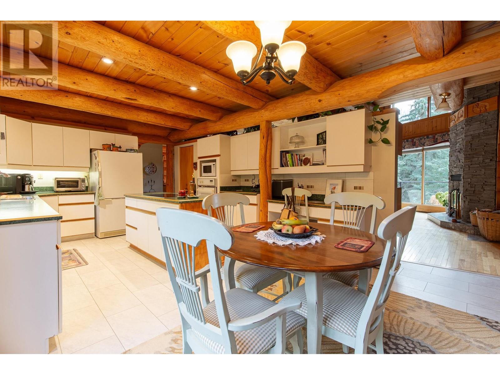 3535 Crooked Creek Road, Valemount, British Columbia V0E 2Z0 - Photo 16 - R2941177