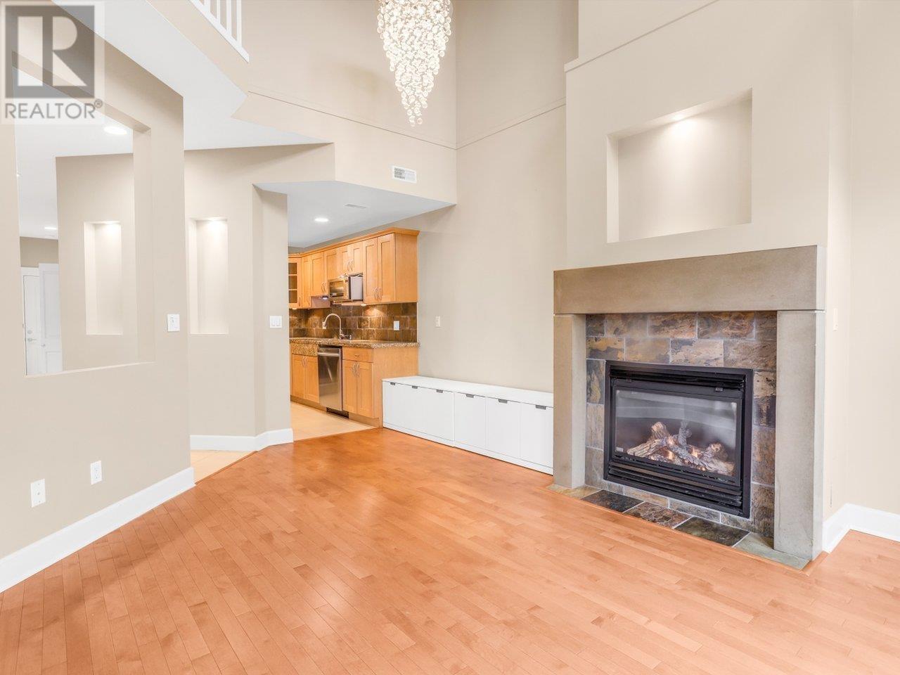 Listing Picture 4 of 27 : 68 6300 BIRCH STREET, Richmond / 烈治文 - 魯藝地產 Yvonne Lu Group - MLS Medallion Club Member