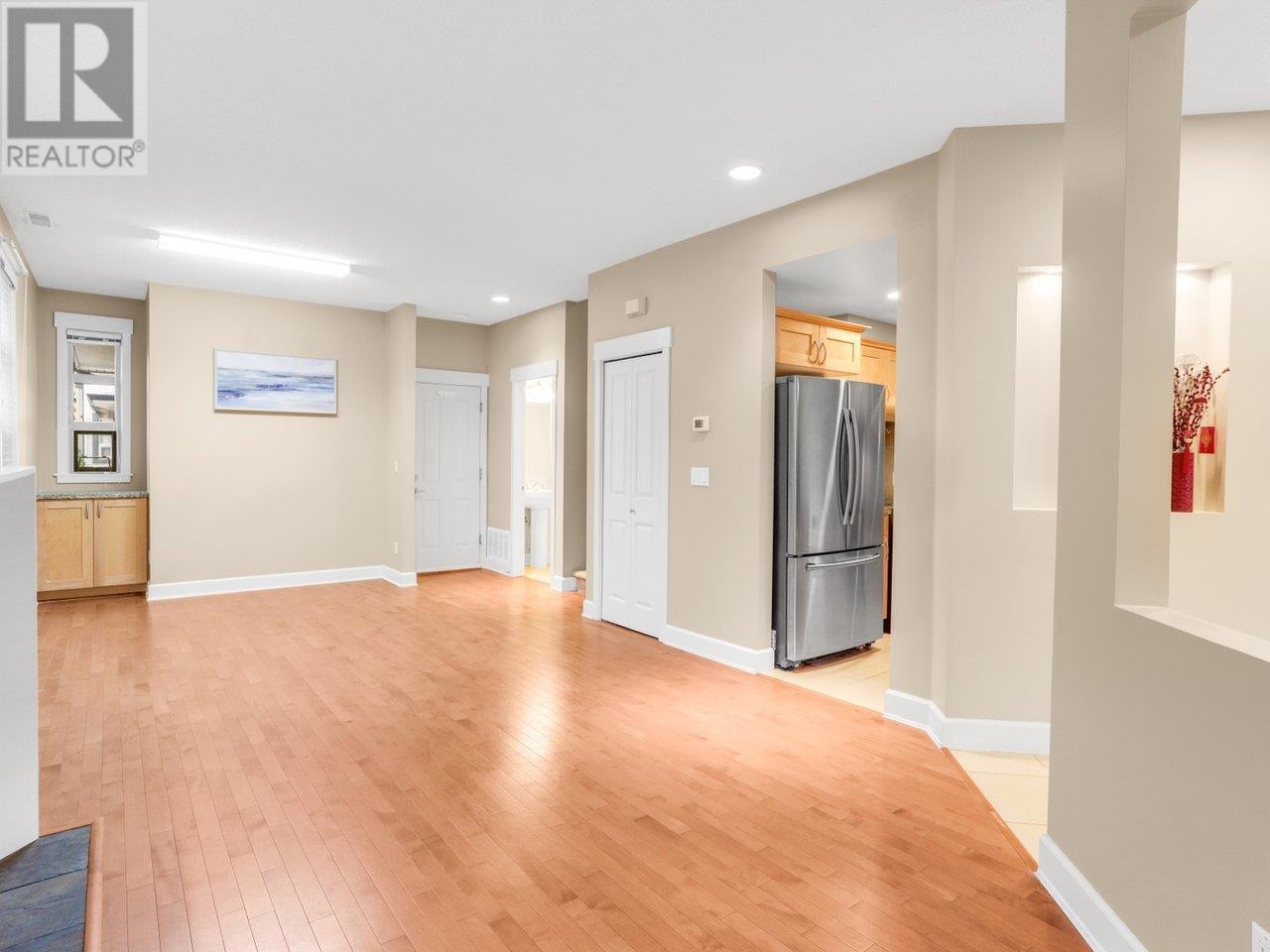 Listing Picture 8 of 27 : 68 6300 BIRCH STREET, Richmond / 烈治文 - 魯藝地產 Yvonne Lu Group - MLS Medallion Club Member