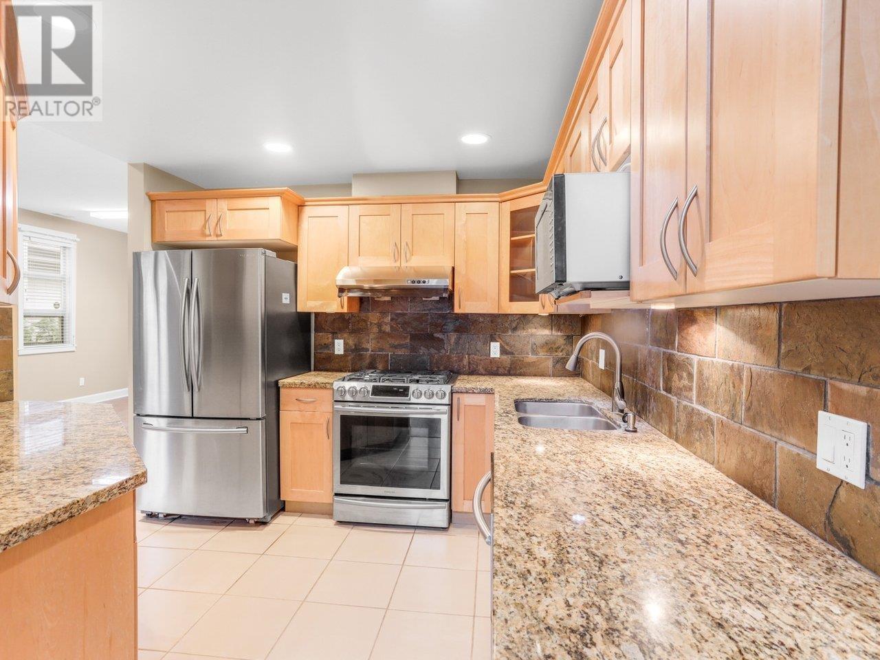 Listing Picture 5 of 27 : 68 6300 BIRCH STREET, Richmond / 烈治文 - 魯藝地產 Yvonne Lu Group - MLS Medallion Club Member
