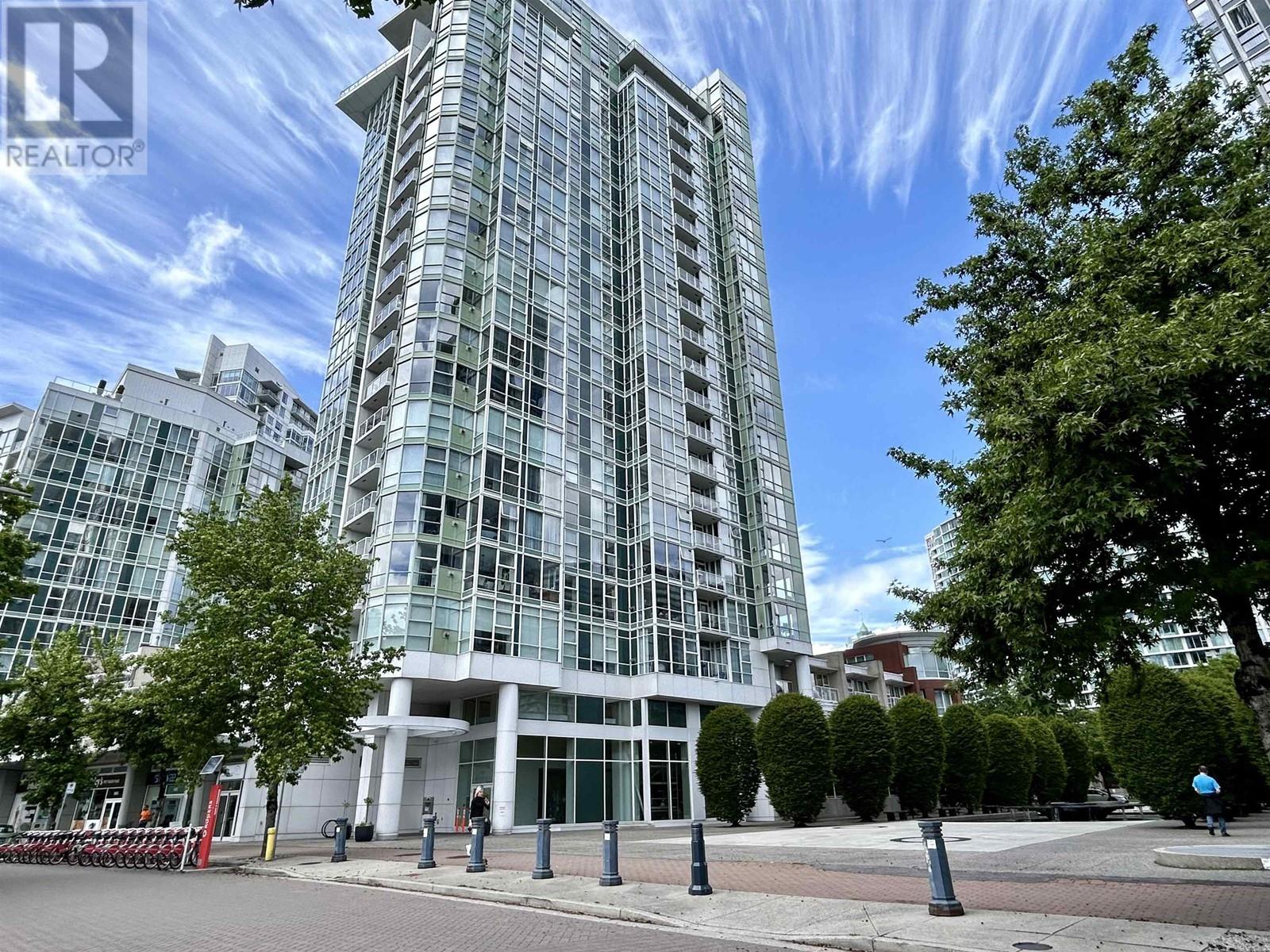 Listing Picture 2 of 40 : 1106 1077 MARINASIDE CRESCENT, Vancouver / 溫哥華 - 魯藝地產 Yvonne Lu Group - MLS Medallion Club Member