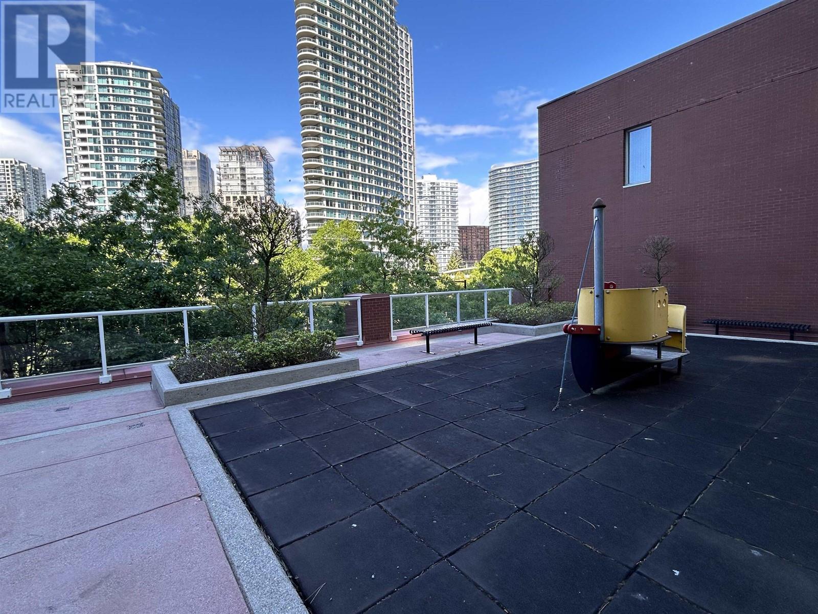 Listing Picture 33 of 40 : 1106 1077 MARINASIDE CRESCENT, Vancouver / 溫哥華 - 魯藝地產 Yvonne Lu Group - MLS Medallion Club Member