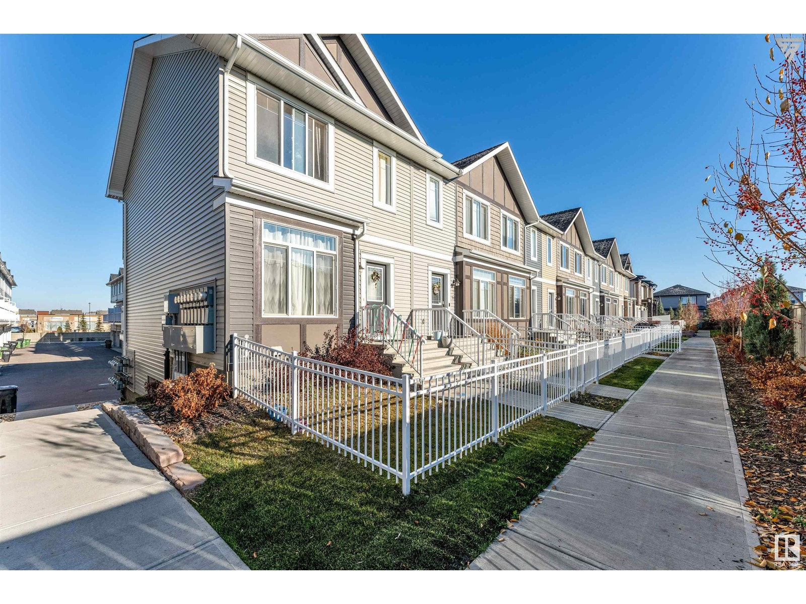 #20 2215 24 St Nw Nw, Edmonton, Alberta  T6T 0G9 - Photo 1 - E4412784