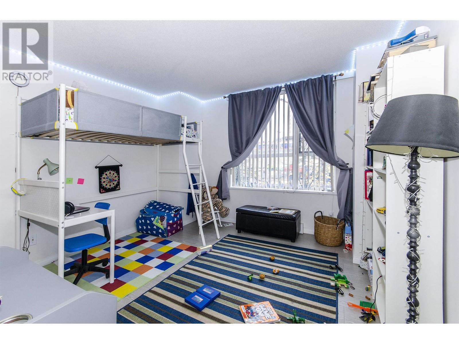 Listing Picture 21 of 22 : 204 688 FAIRCHILD ROAD, Vancouver / 溫哥華 - 魯藝地產 Yvonne Lu Group - MLS Medallion Club Member