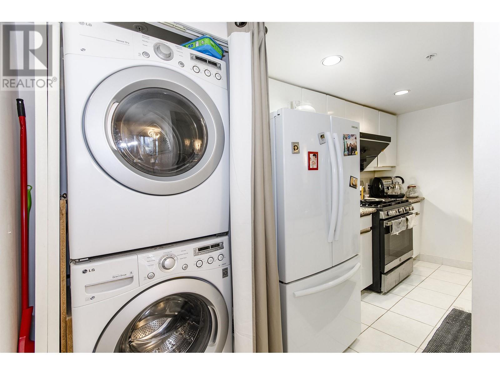 Listing Picture 11 of 22 : 204 688 FAIRCHILD ROAD, Vancouver / 溫哥華 - 魯藝地產 Yvonne Lu Group - MLS Medallion Club Member