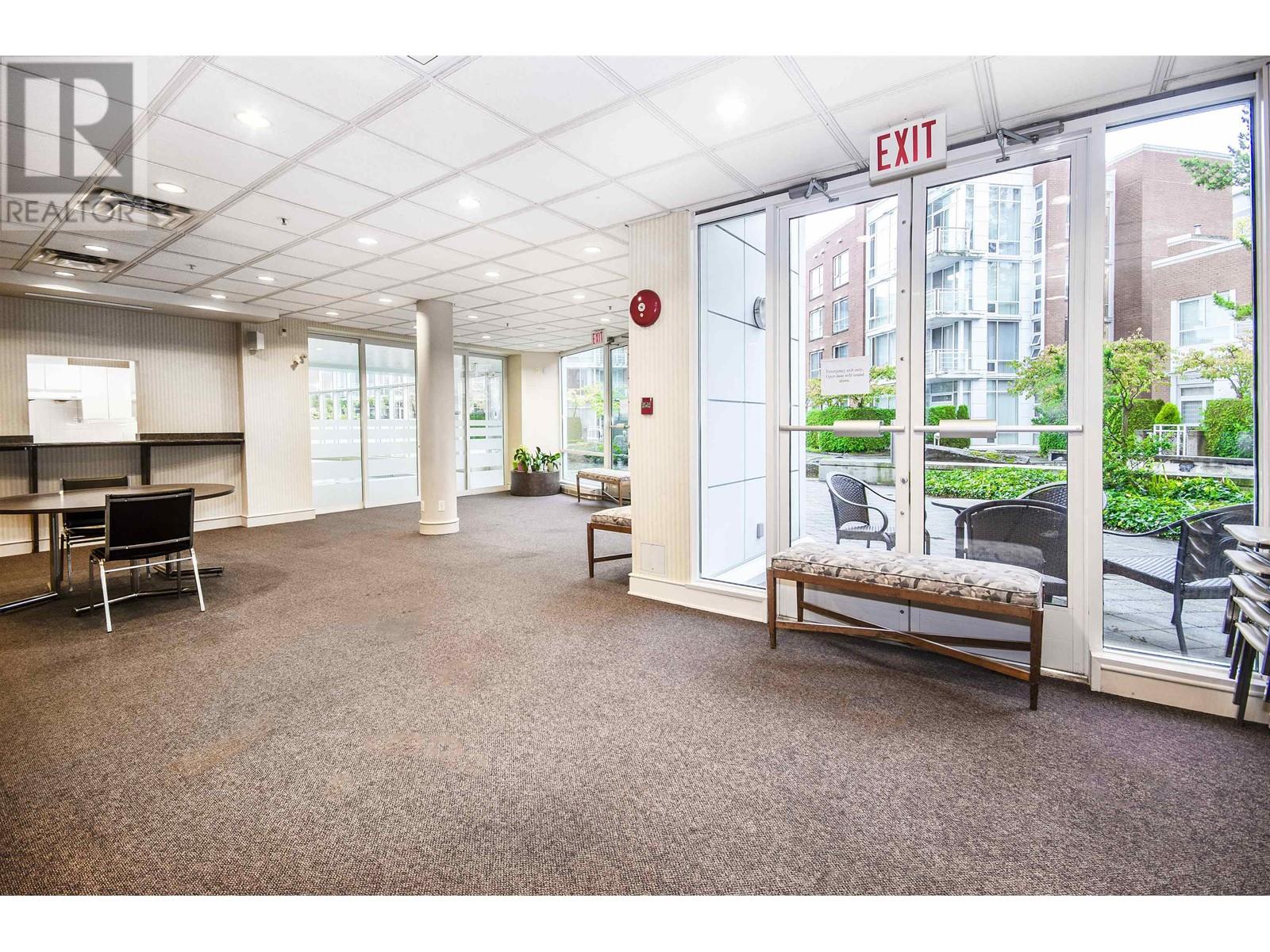 Listing Picture 5 of 22 : 204 688 FAIRCHILD ROAD, Vancouver / 溫哥華 - 魯藝地產 Yvonne Lu Group - MLS Medallion Club Member