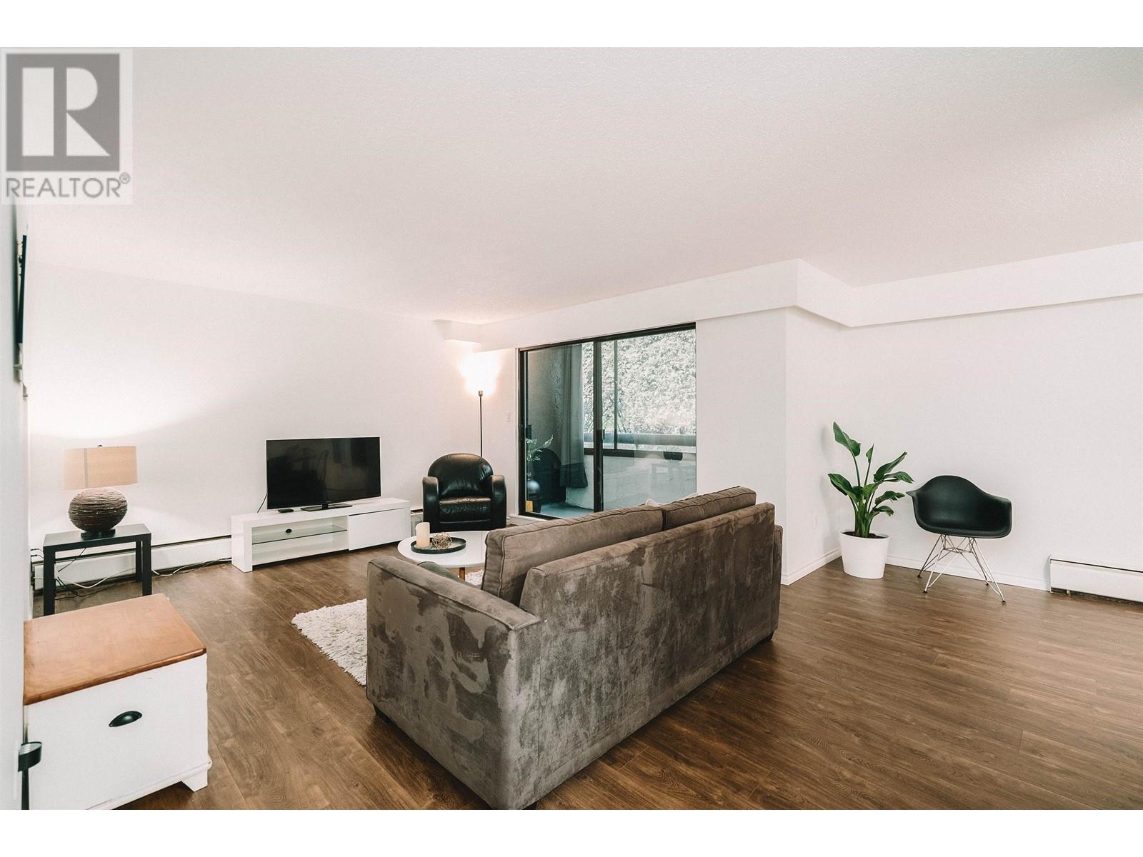 108 515 Eleventh Street, New Westminster, British Columbia  V3M 4G4 - Photo 3 - R2942159