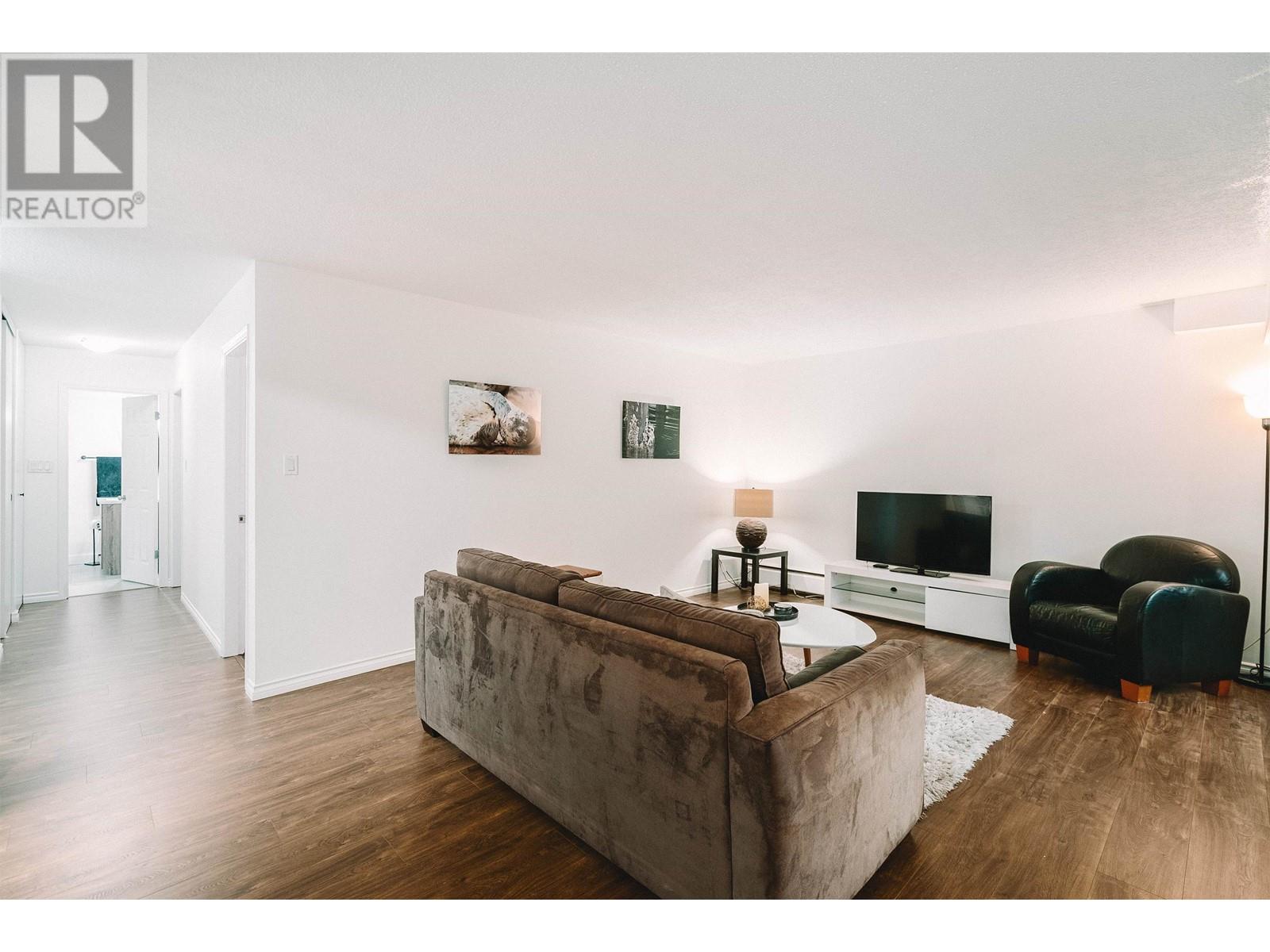 108 515 Eleventh Street, New Westminster, British Columbia  V3M 4G4 - Photo 4 - R2942159