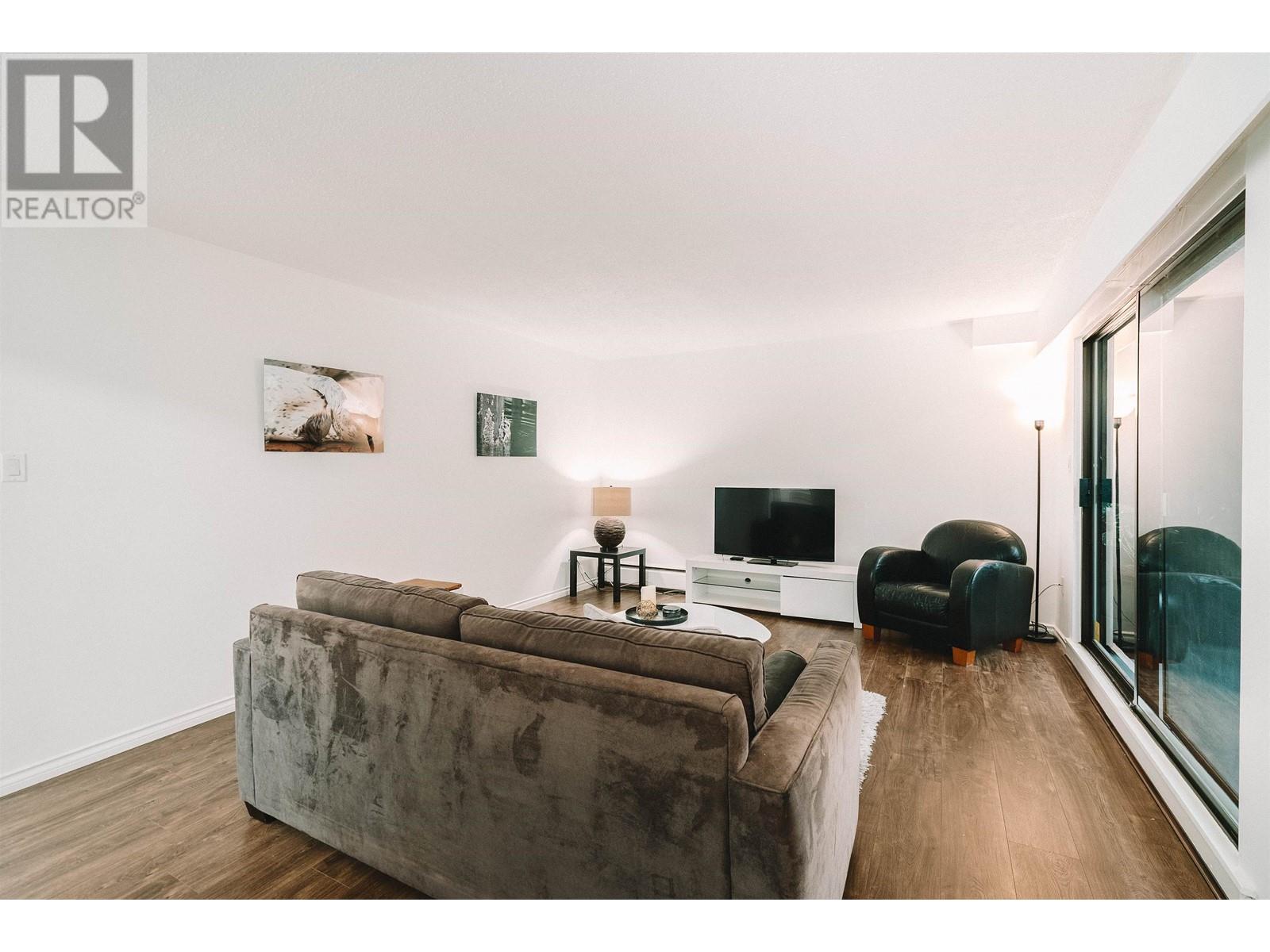 108 515 Eleventh Street, New Westminster, British Columbia  V3M 4G4 - Photo 5 - R2942159