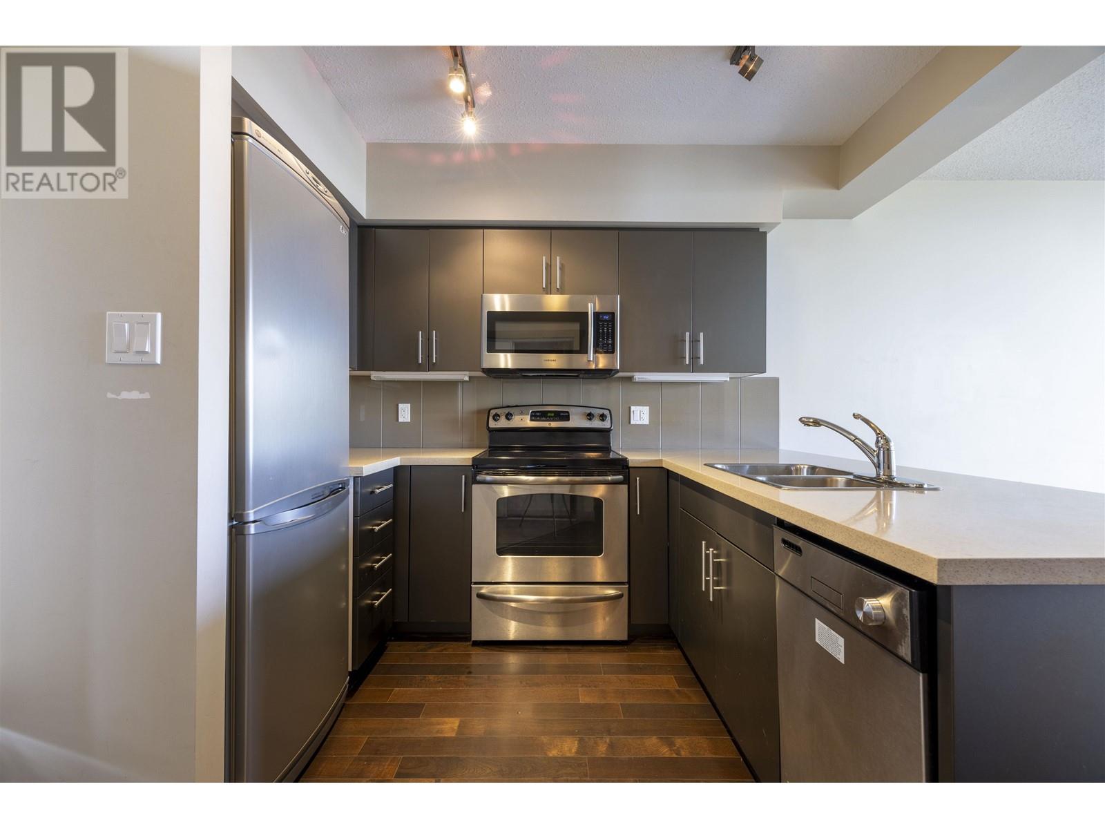 Listing Picture 7 of 13 : 715 9009 CORNERSTONE MEWS, Burnaby / 本拿比 - 魯藝地產 Yvonne Lu Group - MLS Medallion Club Member