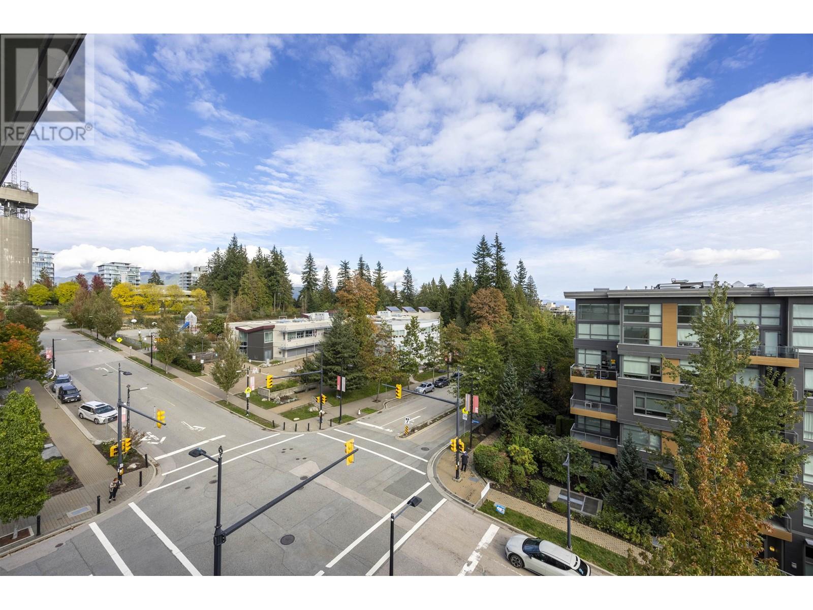 Listing Picture 11 of 13 : 715 9009 CORNERSTONE MEWS, Burnaby / 本拿比 - 魯藝地產 Yvonne Lu Group - MLS Medallion Club Member