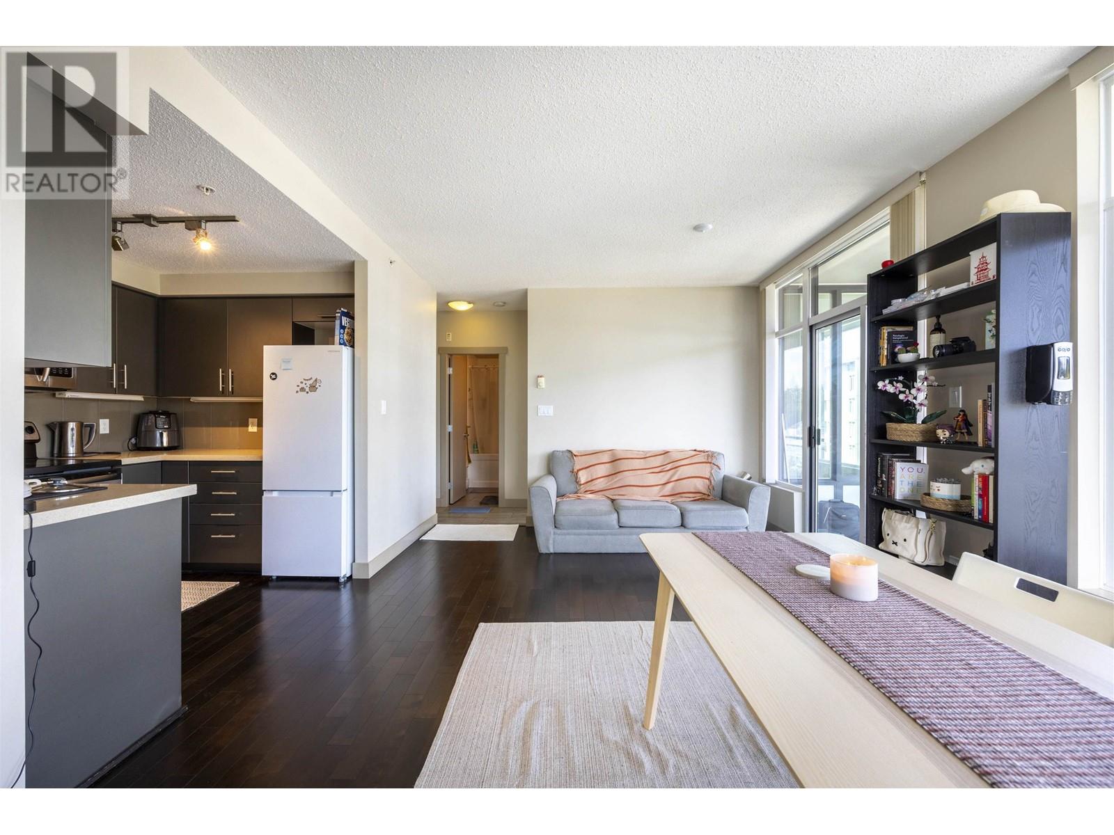 Listing Picture 5 of 15 : 714 9009 CORNERSTONE MEWS, Burnaby / 本拿比 - 魯藝地產 Yvonne Lu Group - MLS Medallion Club Member