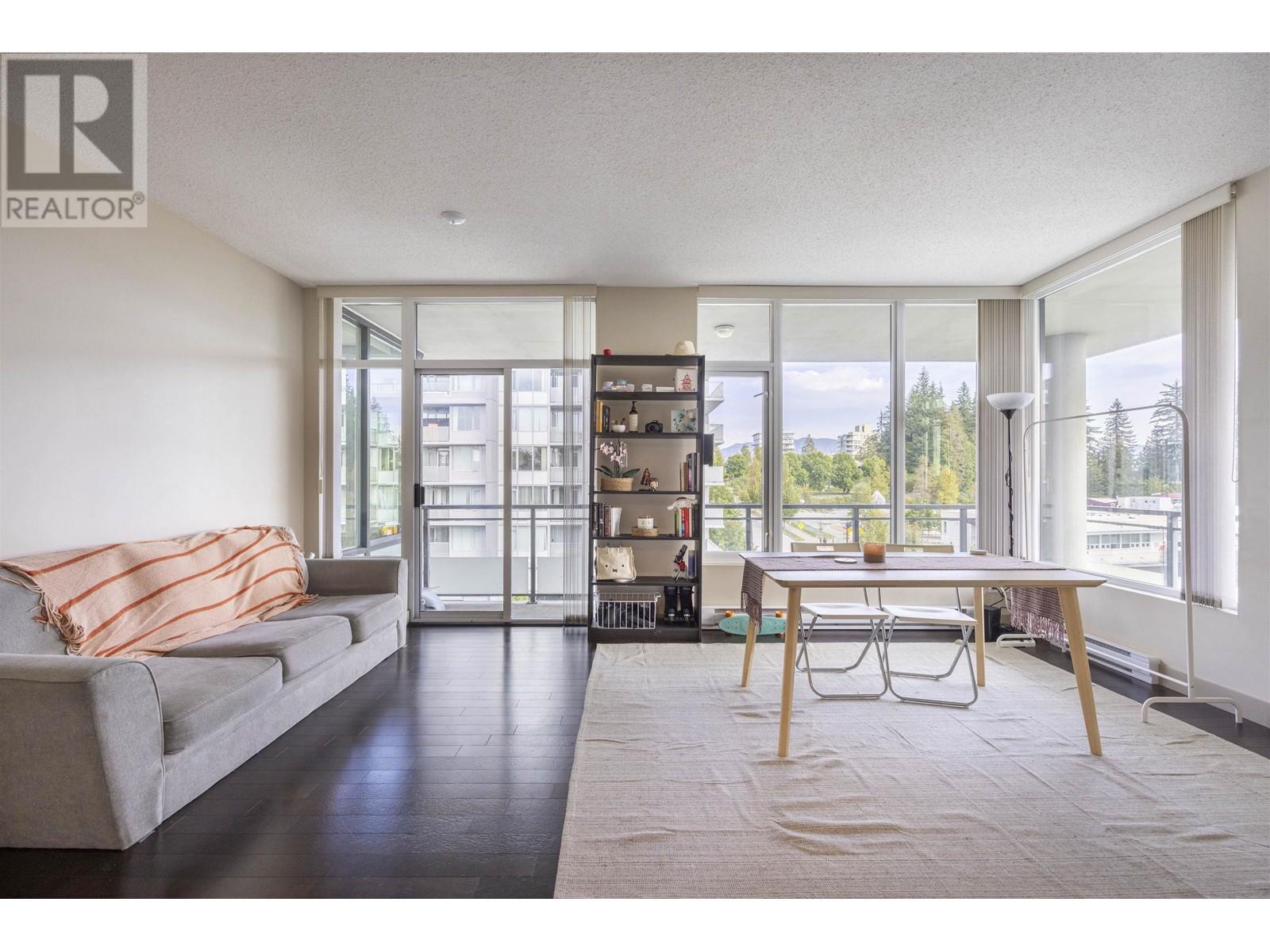 Listing Picture 3 of 15 : 714 9009 CORNERSTONE MEWS, Burnaby / 本拿比 - 魯藝地產 Yvonne Lu Group - MLS Medallion Club Member