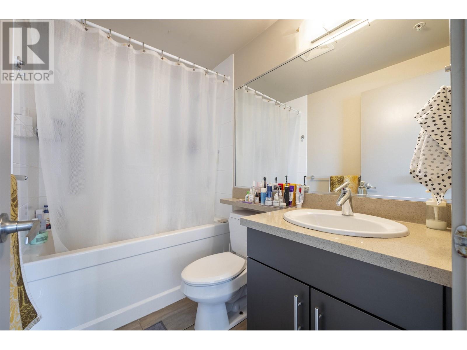 Listing Picture 9 of 15 : 714 9009 CORNERSTONE MEWS, Burnaby / 本拿比 - 魯藝地產 Yvonne Lu Group - MLS Medallion Club Member