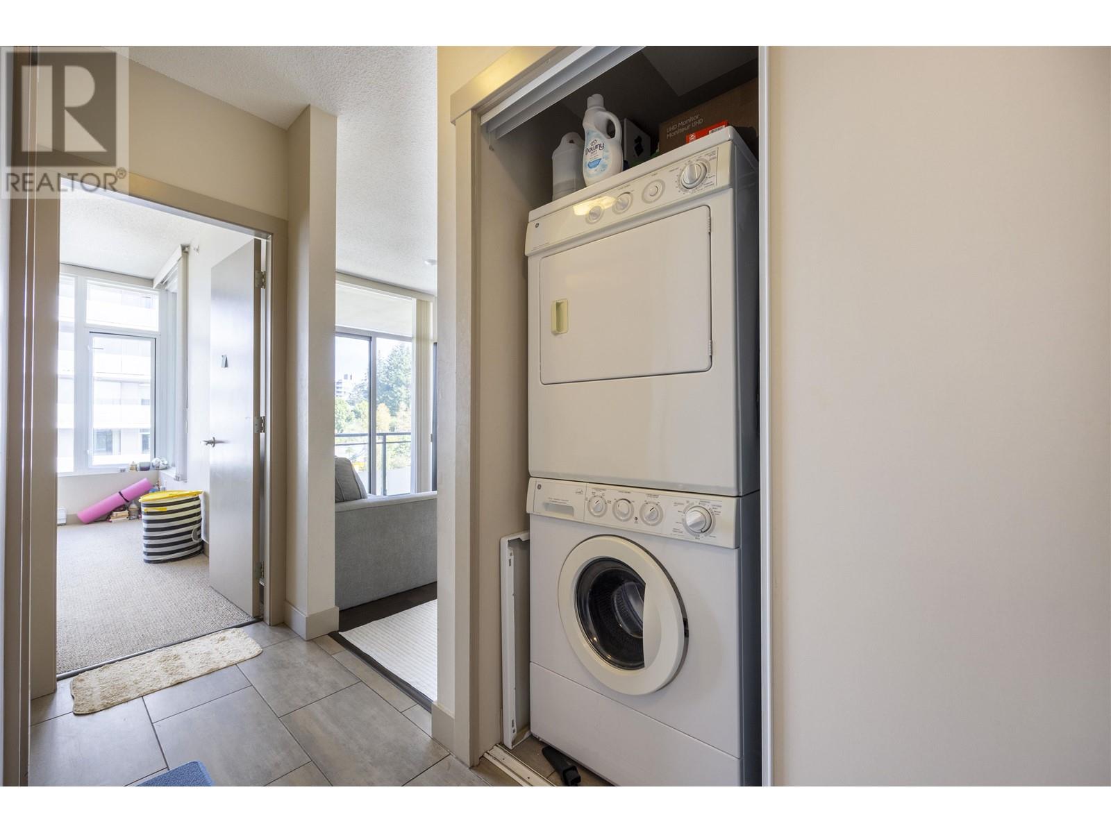 Listing Picture 10 of 15 : 714 9009 CORNERSTONE MEWS, Burnaby / 本拿比 - 魯藝地產 Yvonne Lu Group - MLS Medallion Club Member