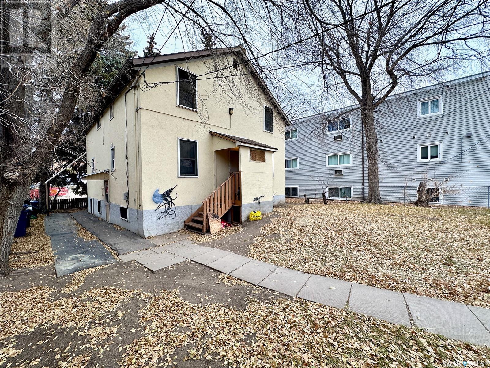 Property at 1705 20th STREET W image 4