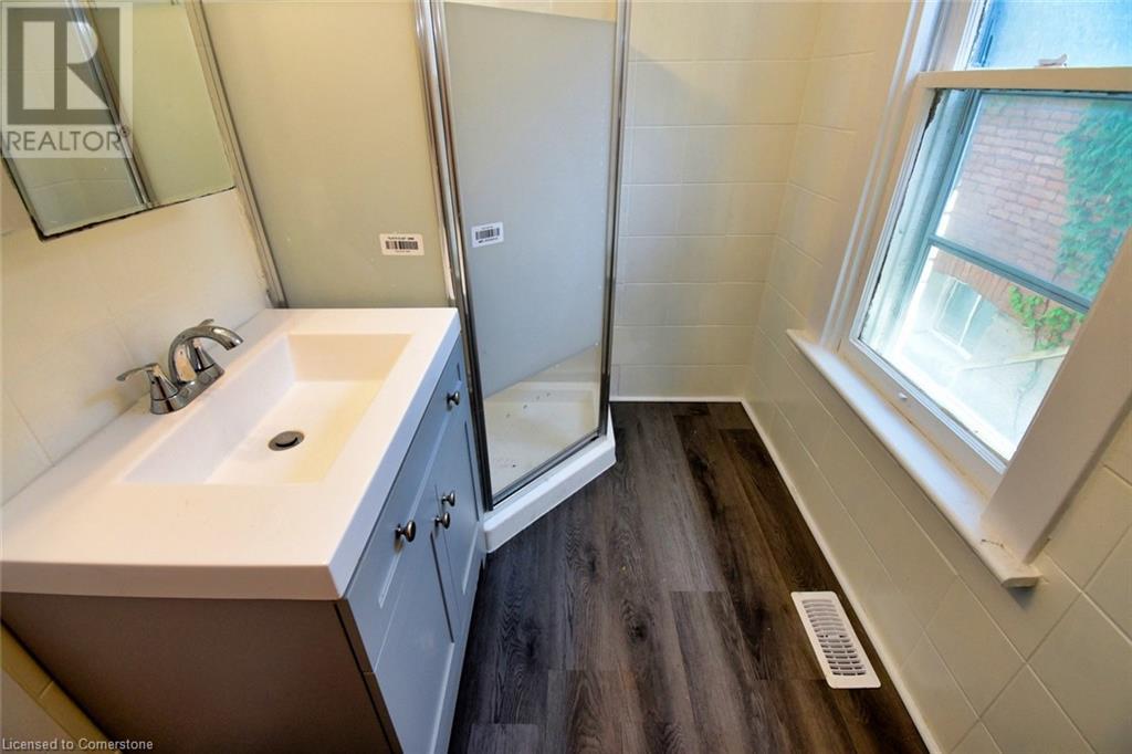 105 Catharine Avenue, Brantford, Ontario  N3T 1Y1 - Photo 5 - XH4195910
