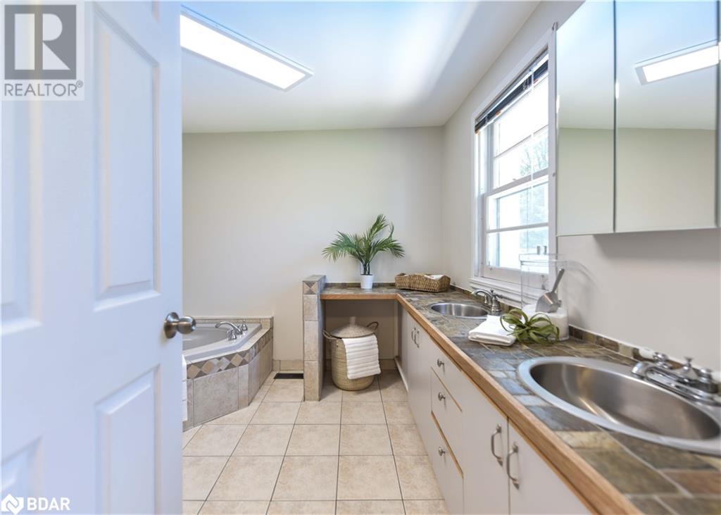 326 Crawford Street, Orillia, Ontario  L3V 1K1 - Photo 19 - 40673515