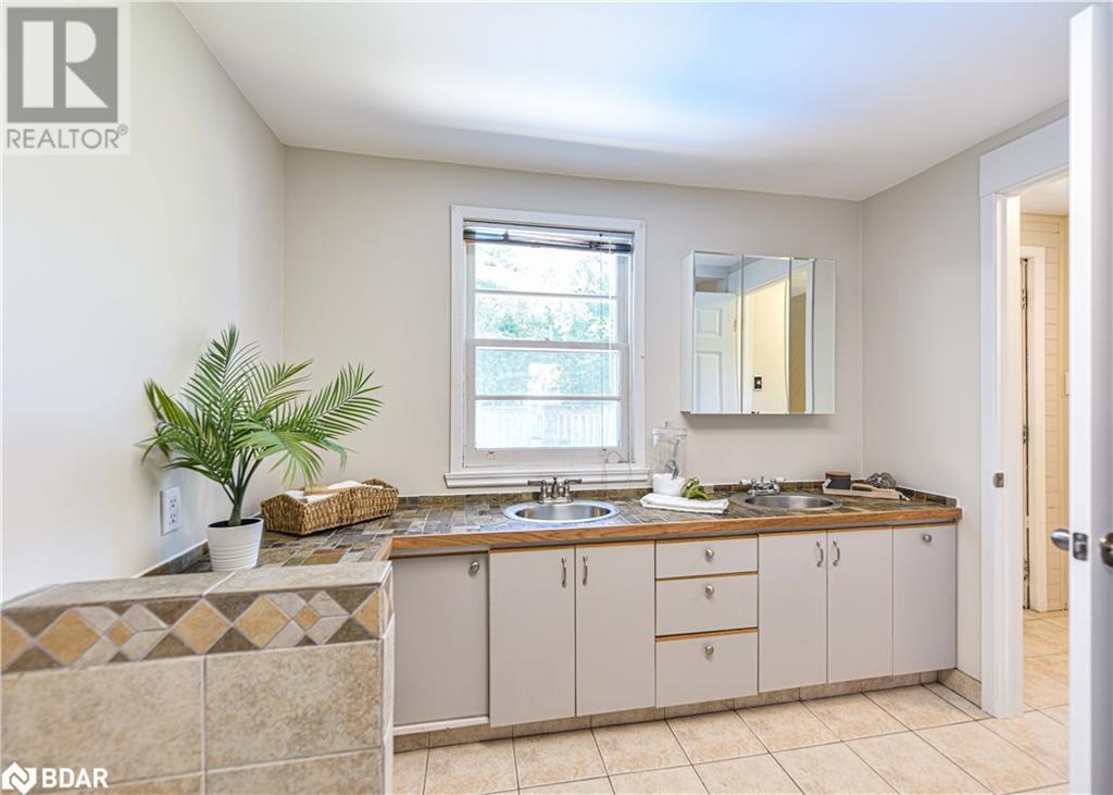 326 Crawford Street, Orillia, Ontario  L3V 1K1 - Photo 22 - 40673515