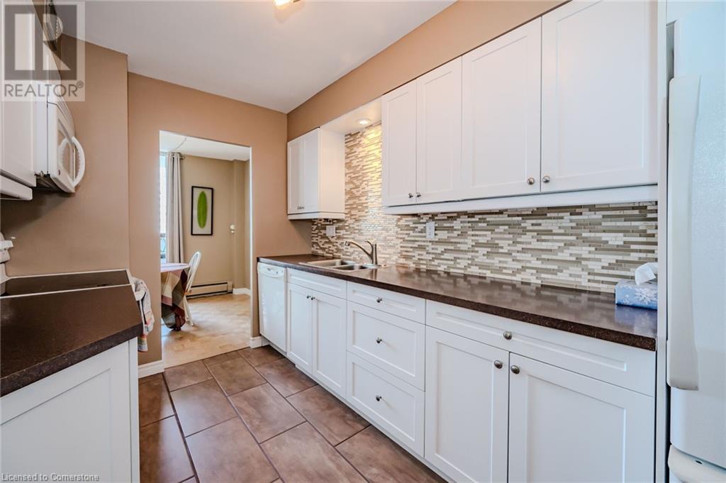 35 Towering Heights Boulevard Unit# 608, St. Catharines, Ontario  L2R 3G7 - Photo 9 - XH4199579