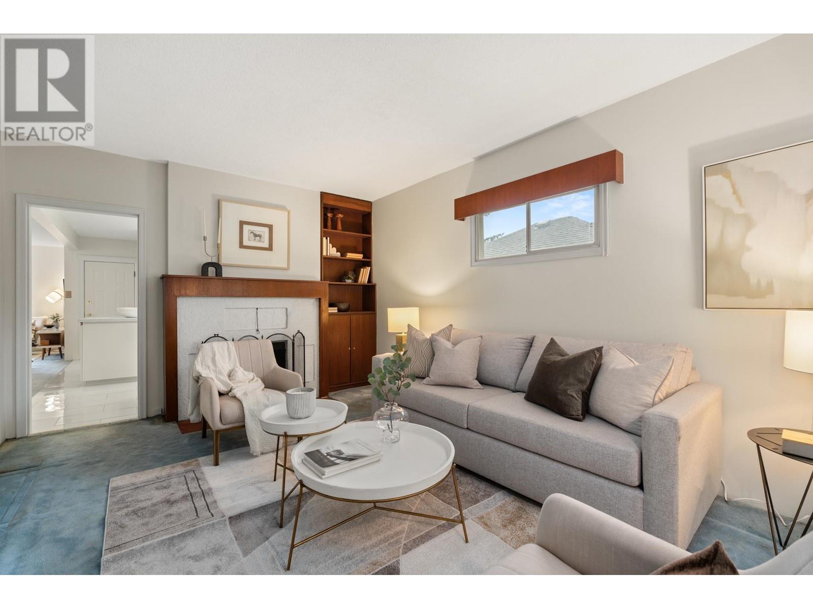 1986 E 8TH AVENUE, Vancouver