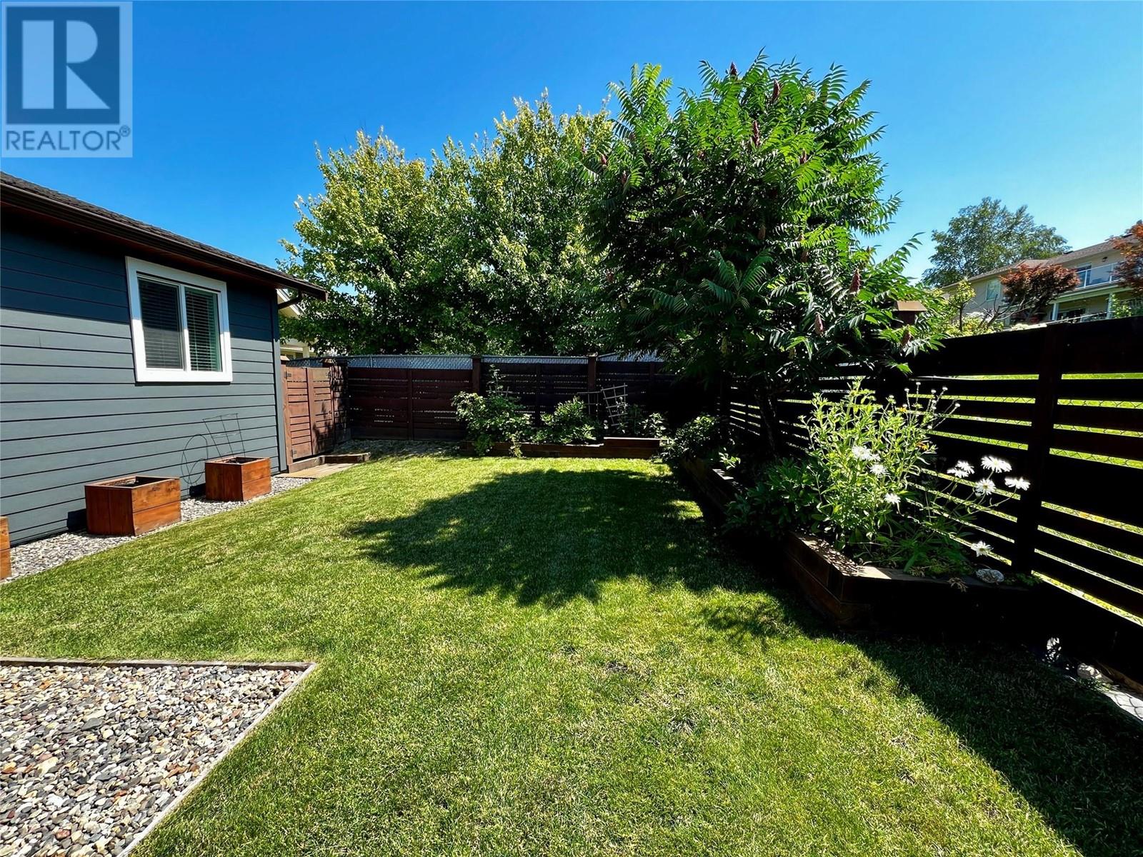 2070 1 Avenue SE Salmon Arm