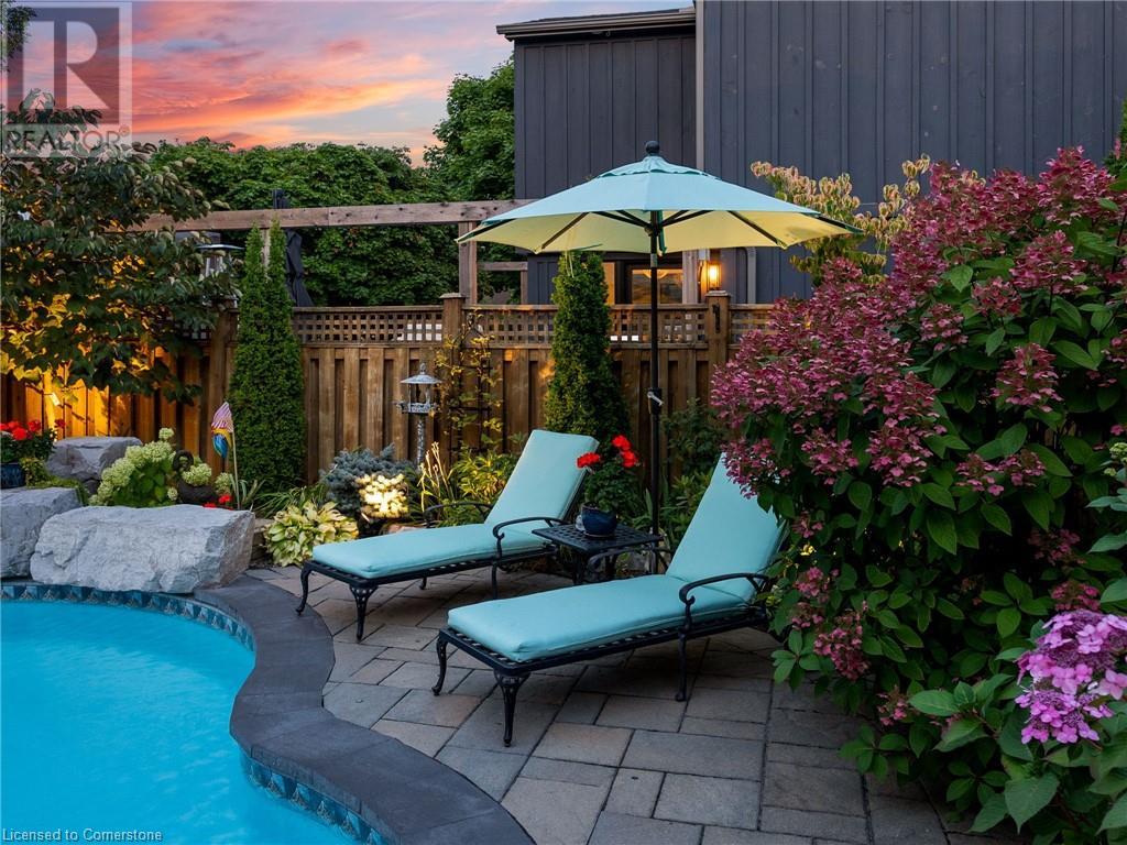 2079 Hunters Wood Drive, Burlington, Ontario  L7M 2T1 - Photo 13 - 40648356