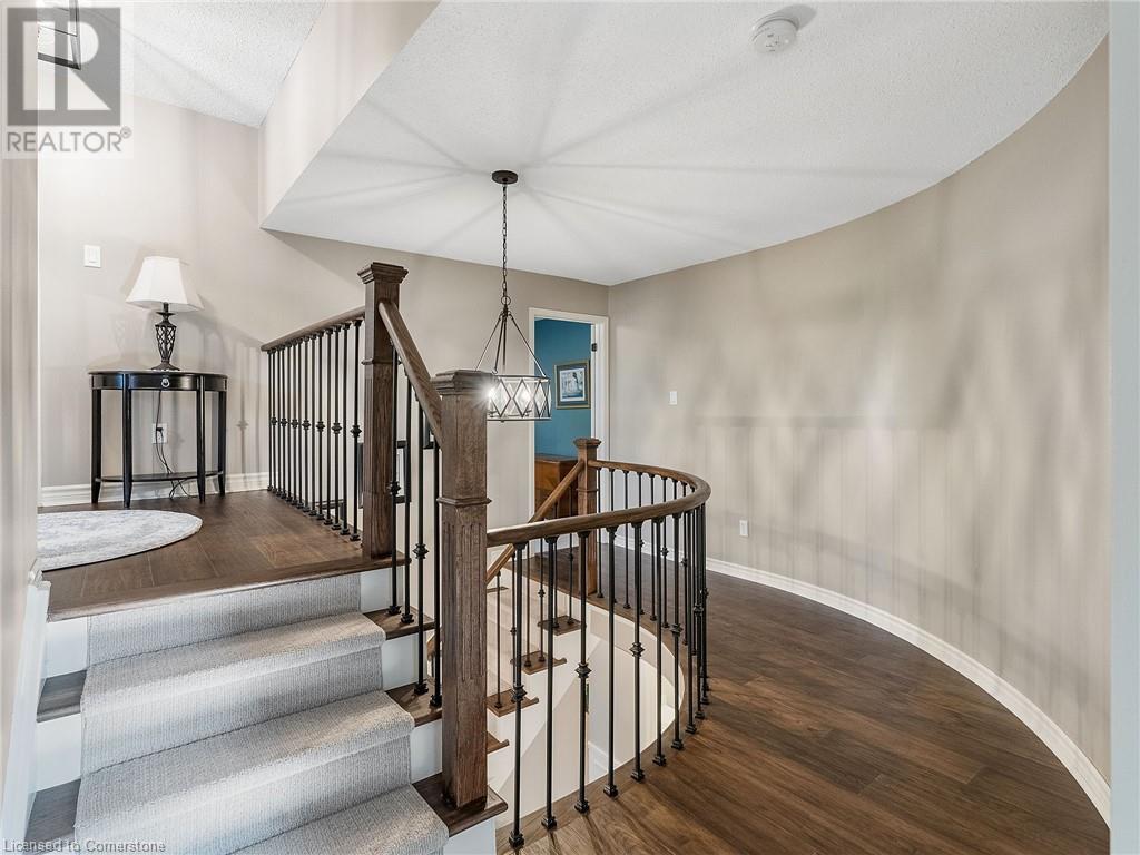 2079 Hunters Wood Drive, Burlington, Ontario  L7M 2T1 - Photo 38 - 40648356