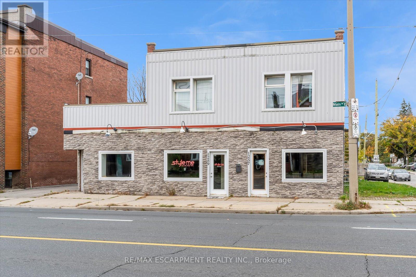 1261 MAIN STREET E, hamilton (crown point), Ontario