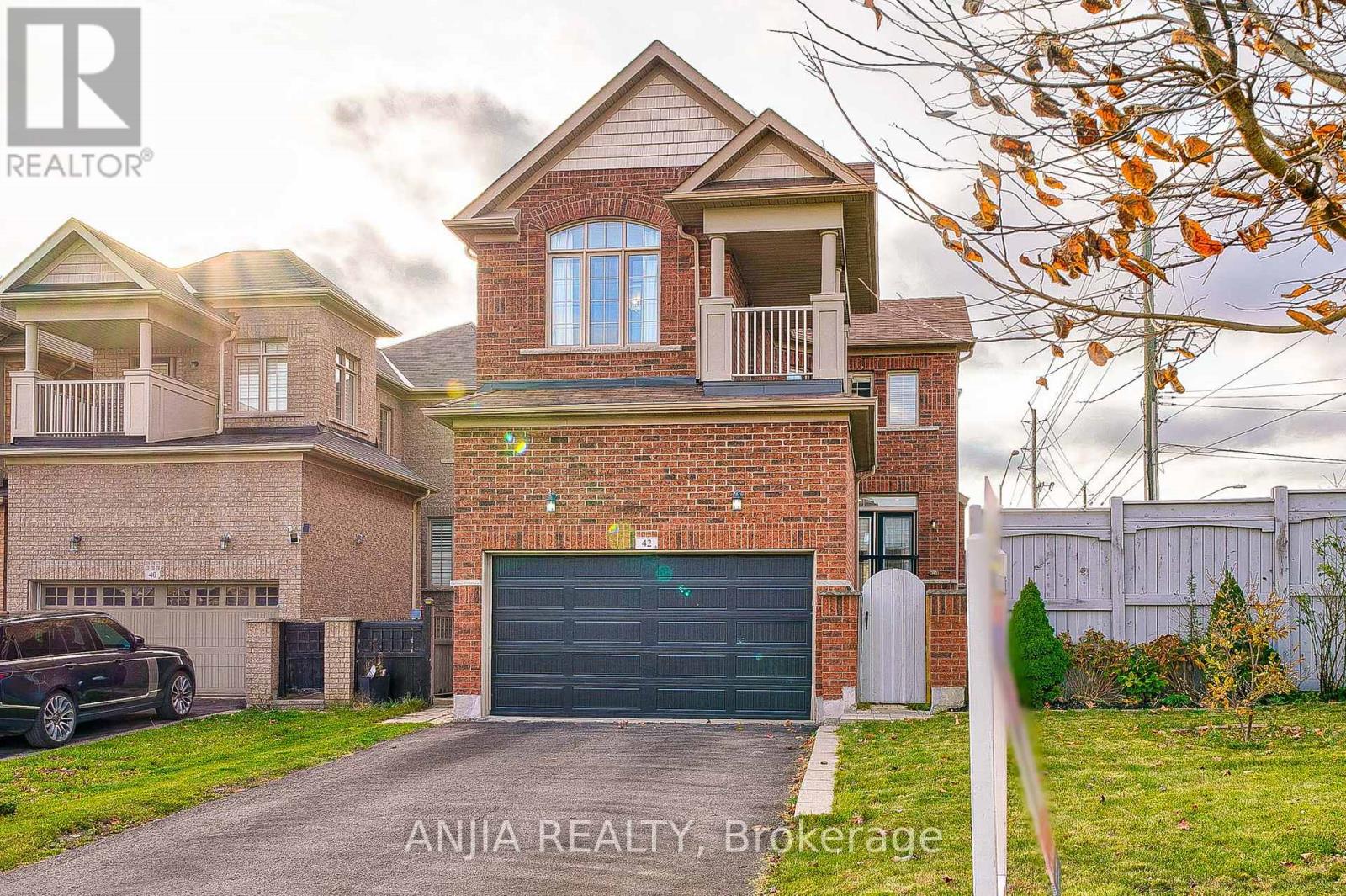 42 Jocada Court, Richmond Hill (Oak Ridges), Ontario  L4E 0Z5 - Photo 3 - N10409756