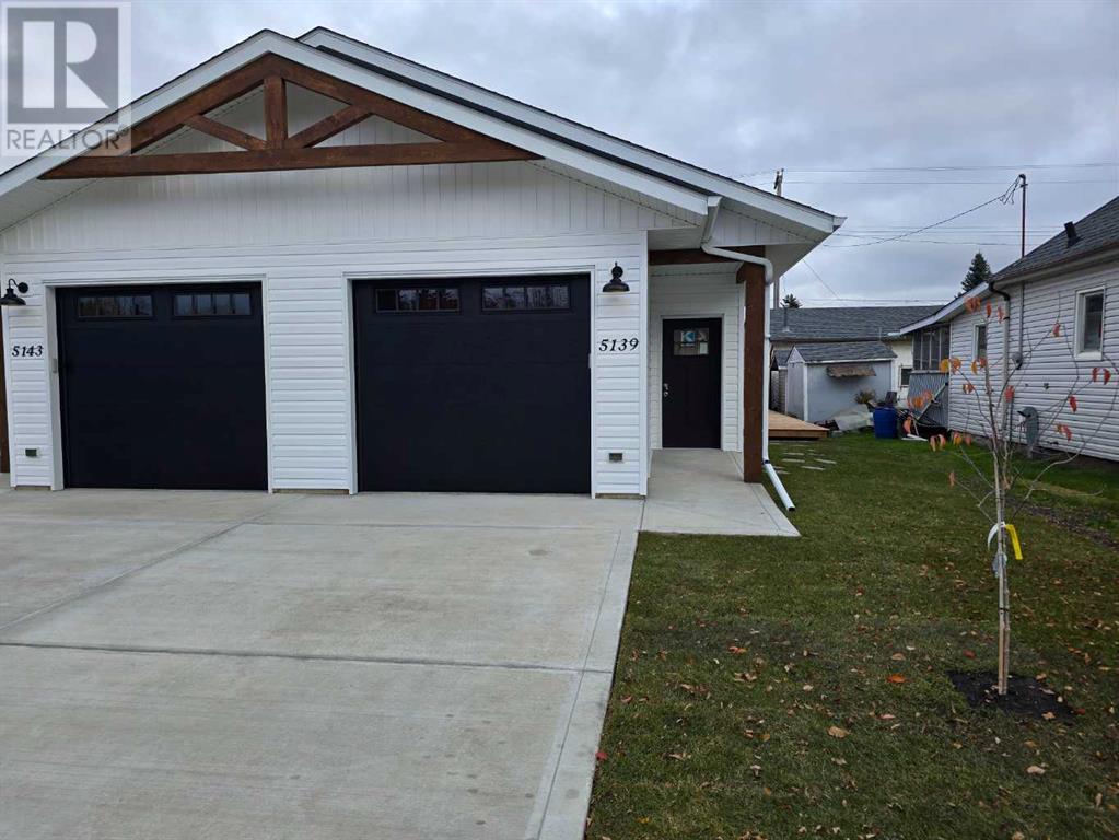 5139 52 Street, Lacombe, Alberta  T4L 1H9 - Photo 2 - A2175487