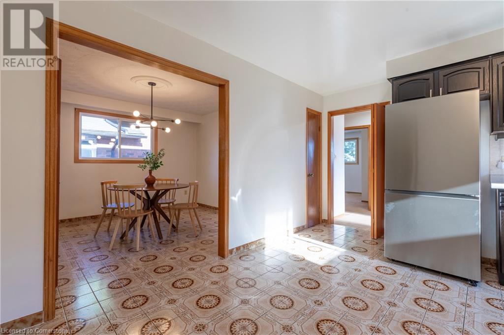 608 Stone Church Road W, Hamilton, Ontario  L9B 1A7 - Photo 12 - 40674266