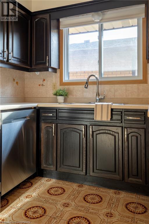 608 Stone Church Road W, Hamilton, Ontario  L9B 1A7 - Photo 16 - 40674266