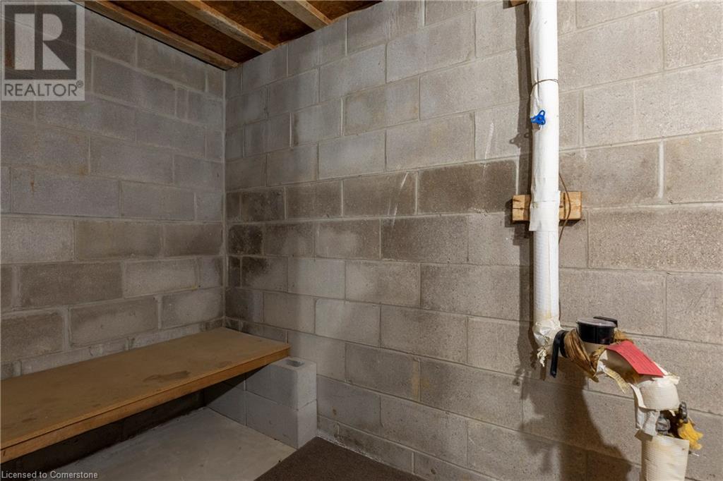 608 Stone Church Road W, Hamilton, Ontario  L9B 1A7 - Photo 34 - 40674266