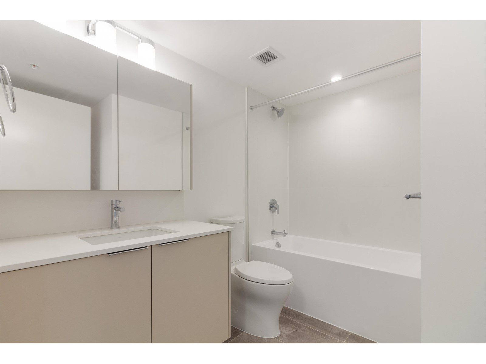 2502 10333 133 Street, Surrey, British Columbia  V3R 2H4 - Photo 19 - R2940289