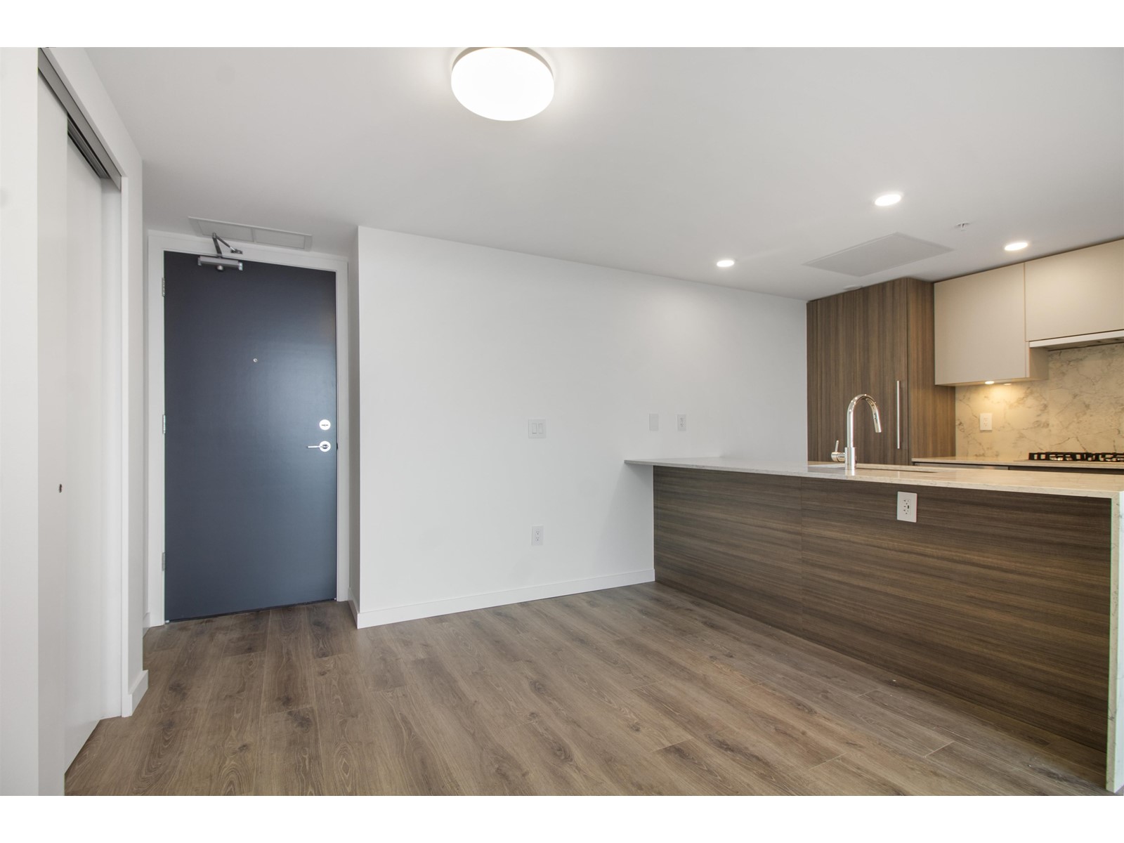 2502 10333 133 Street, Surrey, British Columbia  V3R 2H4 - Photo 7 - R2940289