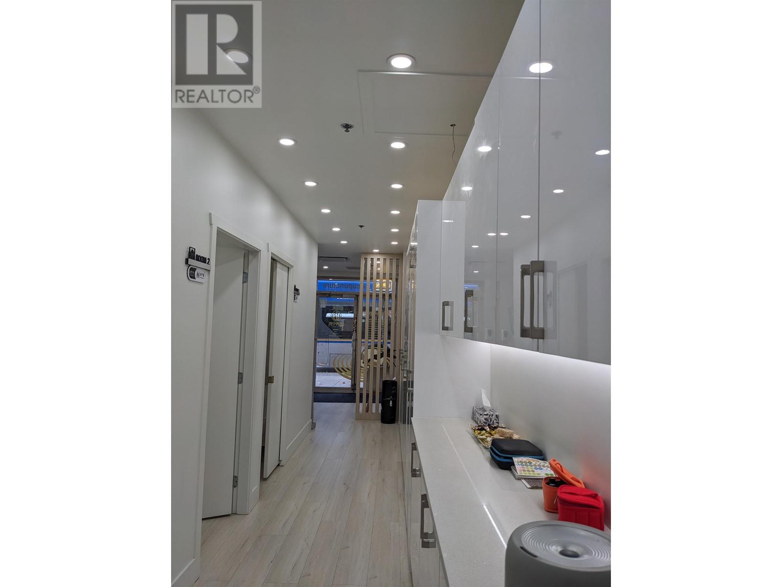 3652 W Broadway West, Vancouver, British Columbia  V6R 2B7 - Photo 8 - C8063856