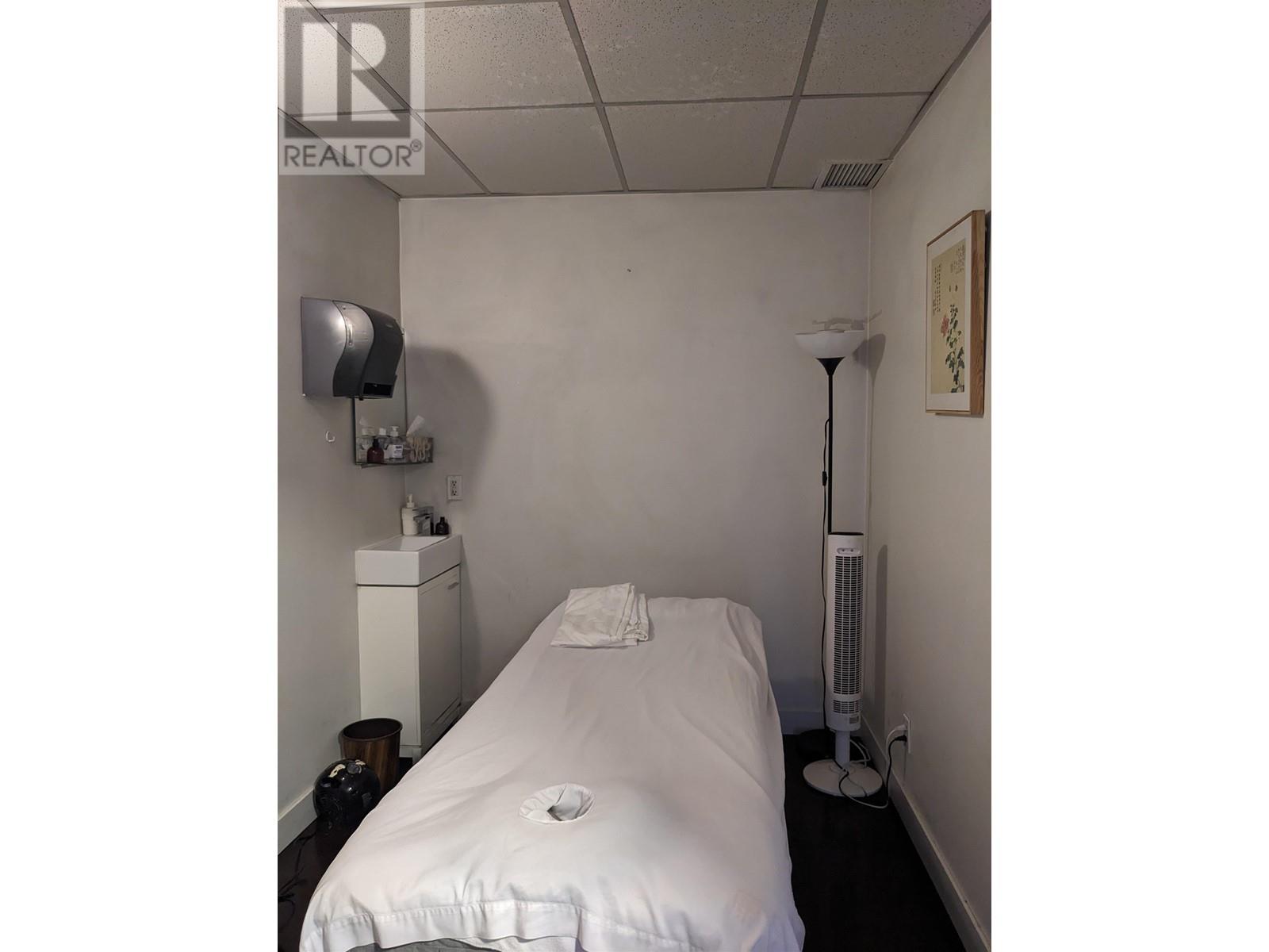 Listing Picture 13 of 18 : 100 4400 HAZELBRIDGE WAY, Richmond / 烈治文 - 魯藝地產 Yvonne Lu Group - MLS Medallion Club Member