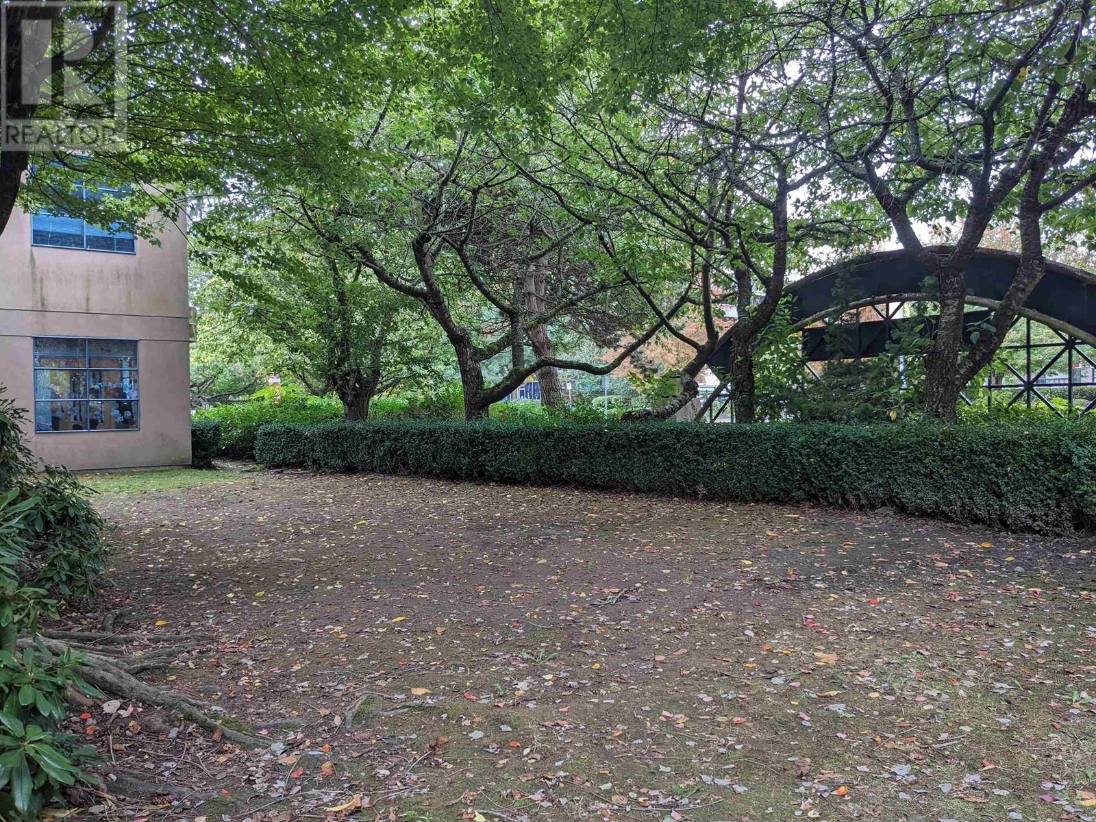 Listing Picture 4 of 18 : 100 4400 HAZELBRIDGE WAY, Richmond / 烈治文 - 魯藝地產 Yvonne Lu Group - MLS Medallion Club Member