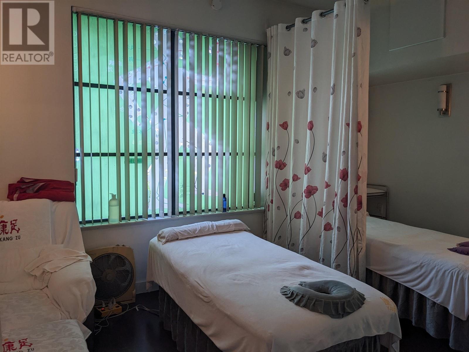 Listing Picture 8 of 18 : 100 4400 HAZELBRIDGE WAY, Richmond / 烈治文 - 魯藝地產 Yvonne Lu Group - MLS Medallion Club Member