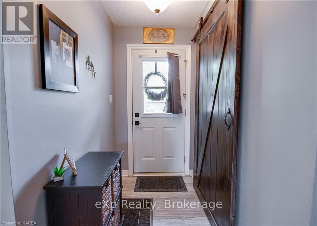 324 Arthur Street, Gananoque, Ontario  K7G 1B4 - Photo 7 - X9410979