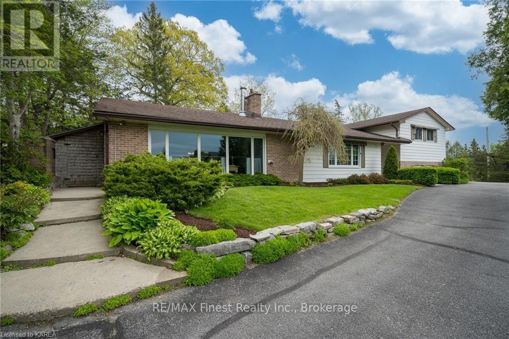 23 BROOKLANDS PARK AVENUE, loyalist (lennox and addington - south), Ontario