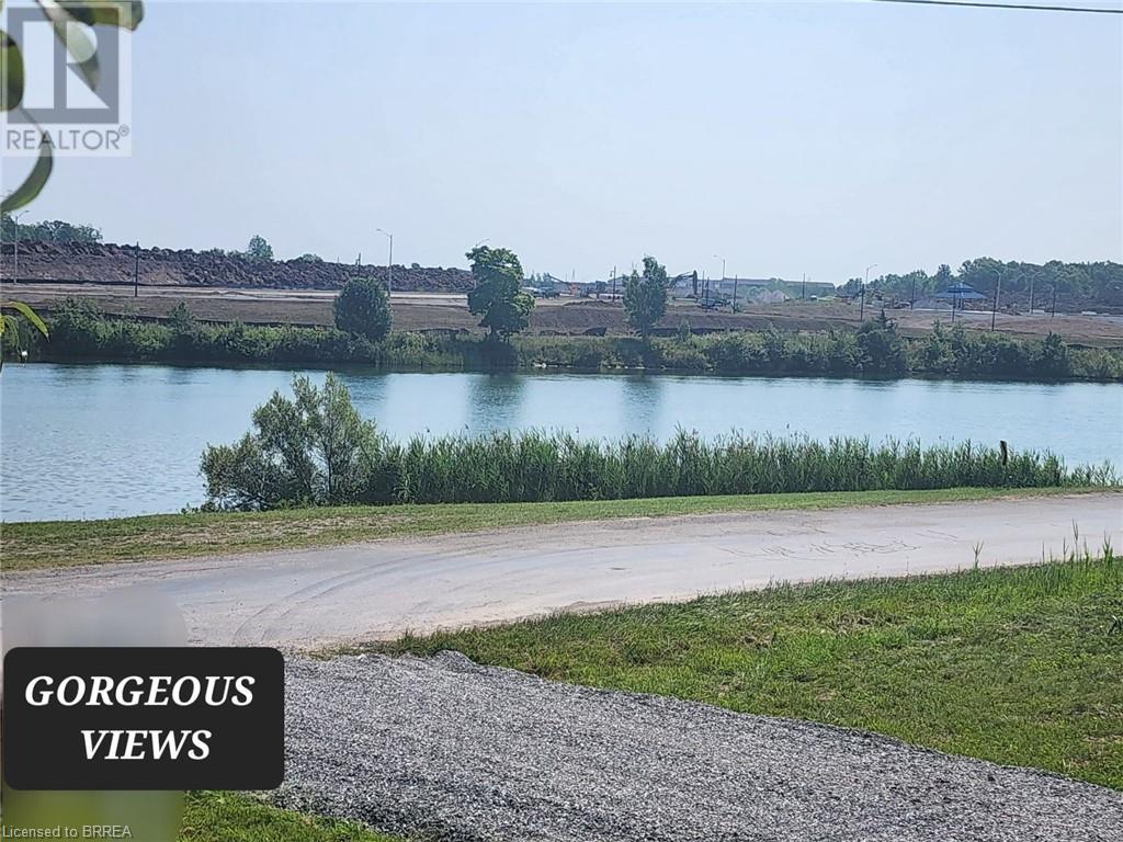 260 Colborne Street, Welland, Ontario  L3B 3P1 - Photo 1 - 40669727