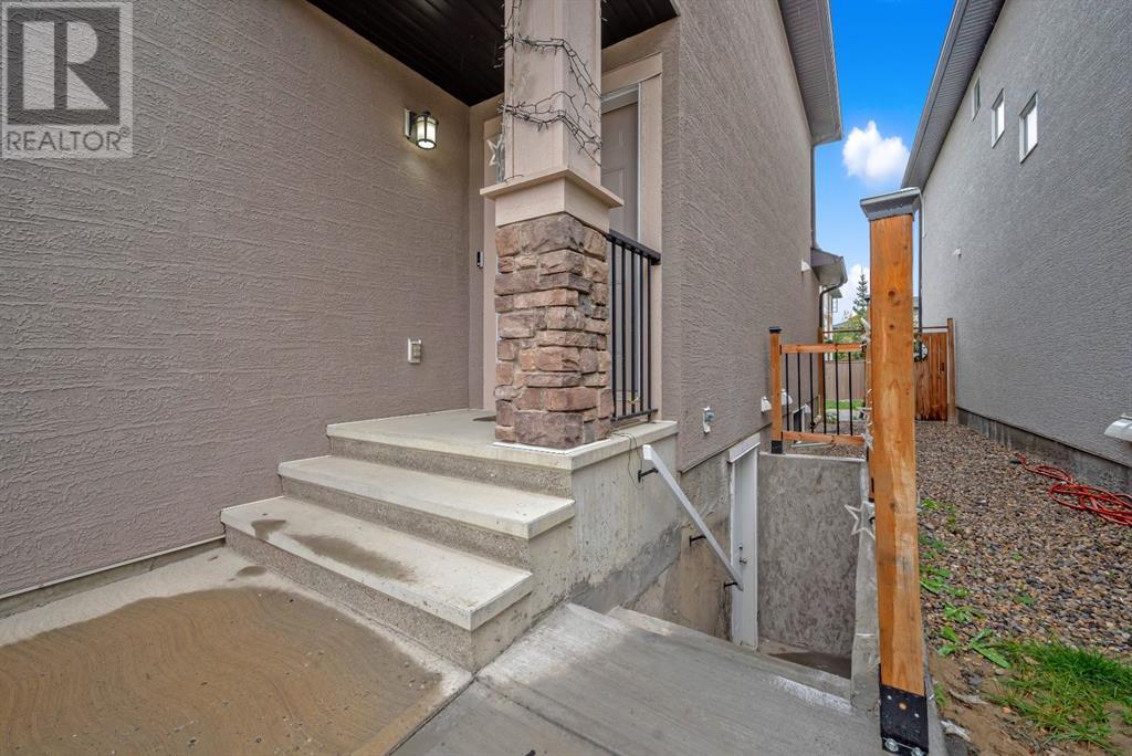 29 Evansridge Place Nw, Calgary, Alberta  T3P 0L3 - Photo 2 - A2168044