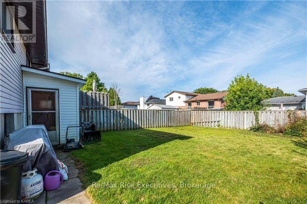 859 Cunningham Crescent, Brockville (810 - Brockville), Ontario  K6V 6H3 - Photo 6 - X9412894