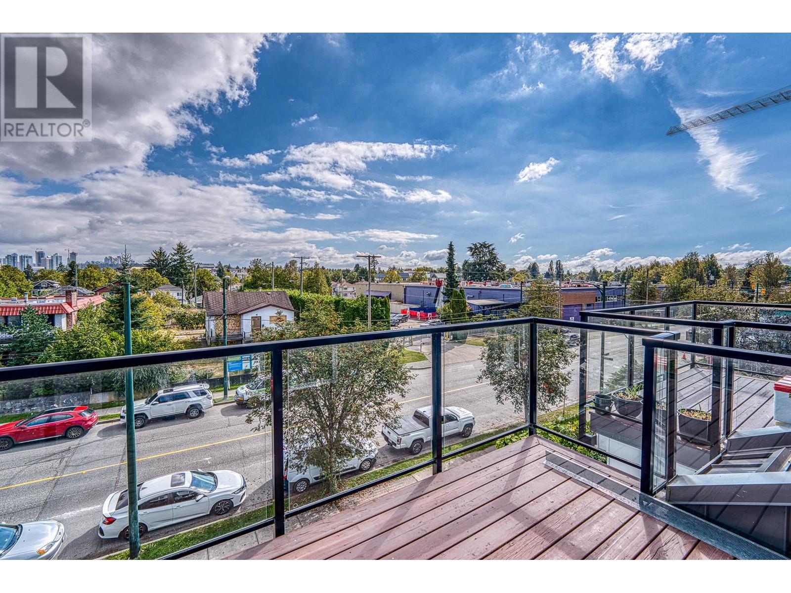 5063 Earles Street, Vancouver, British Columbia V5R 3R8 - Photo 2 - R2942466